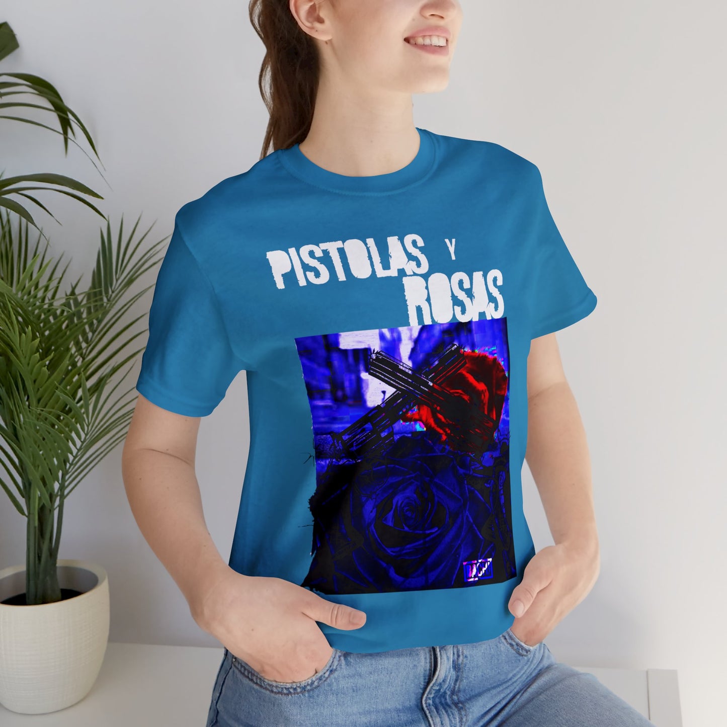 Unisex T-Shirt Pistola Y Rosas